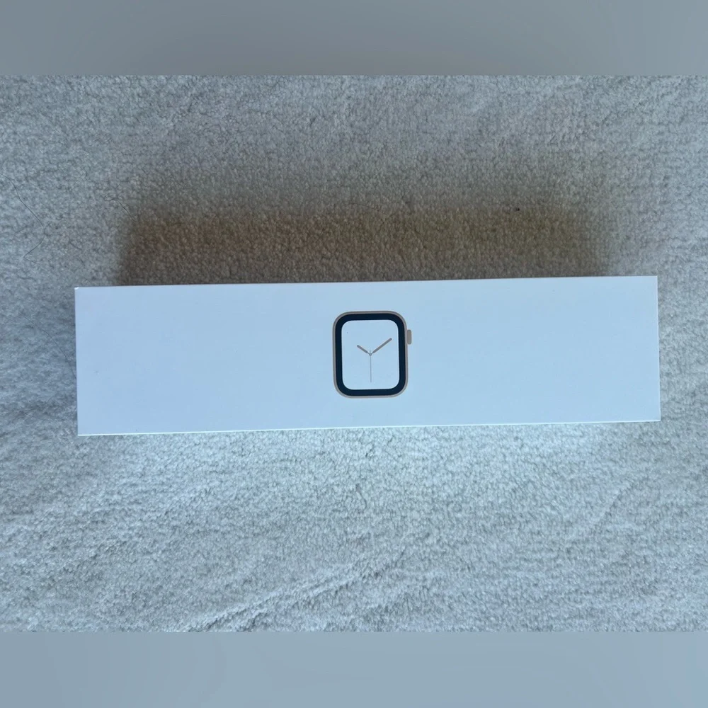 Apple Watch and band empty case